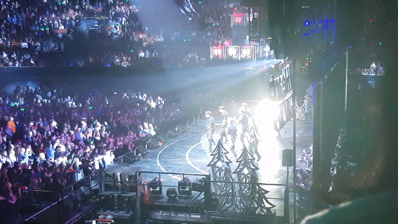 181130 Monsta X - Intro + Shoot Out @ Jingle Ball LA