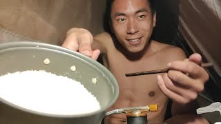 骑行回家路上遭遇链条罢工，给它换上新的魔术扣继续前往兴国县。关帝庙厕所旁蒸久违的糯米饭