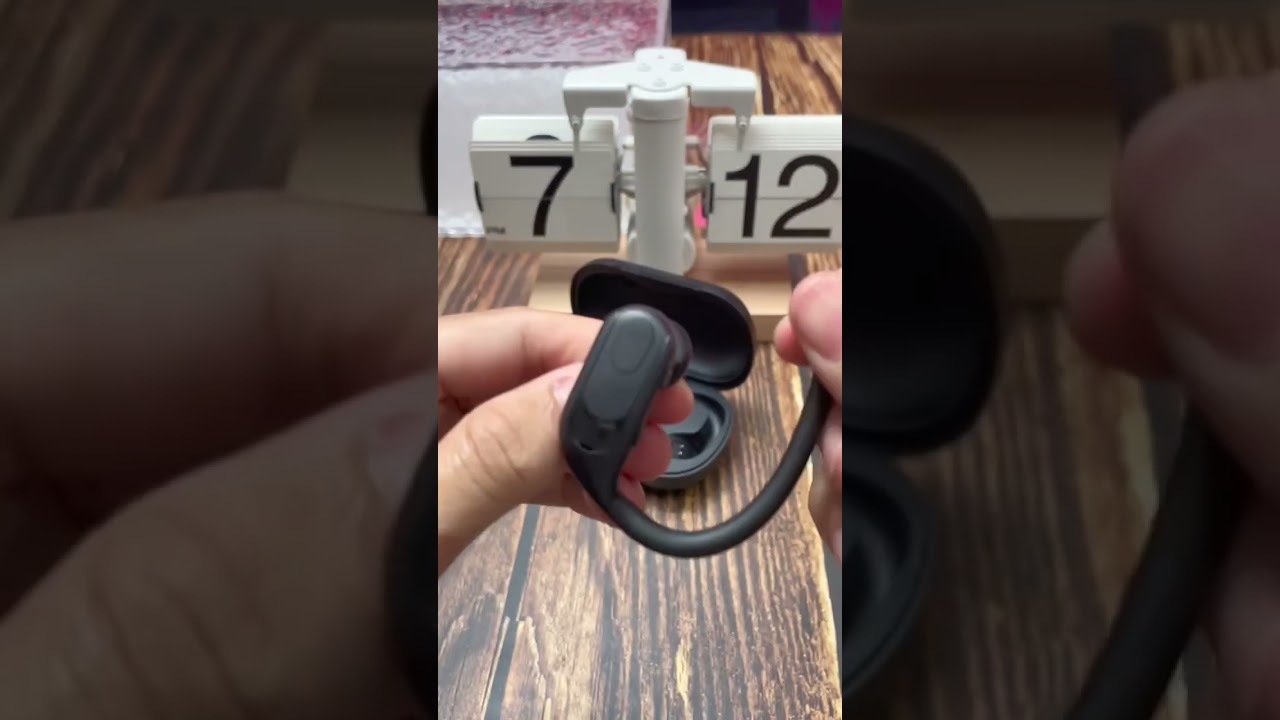 Must-Have Lenovo Earbuds with Great Earhook Design 