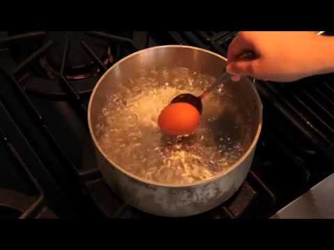 How to Use a Squeegee to Clean Your Countertop 