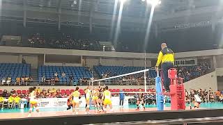 F2 wins Set 2 (21/25)