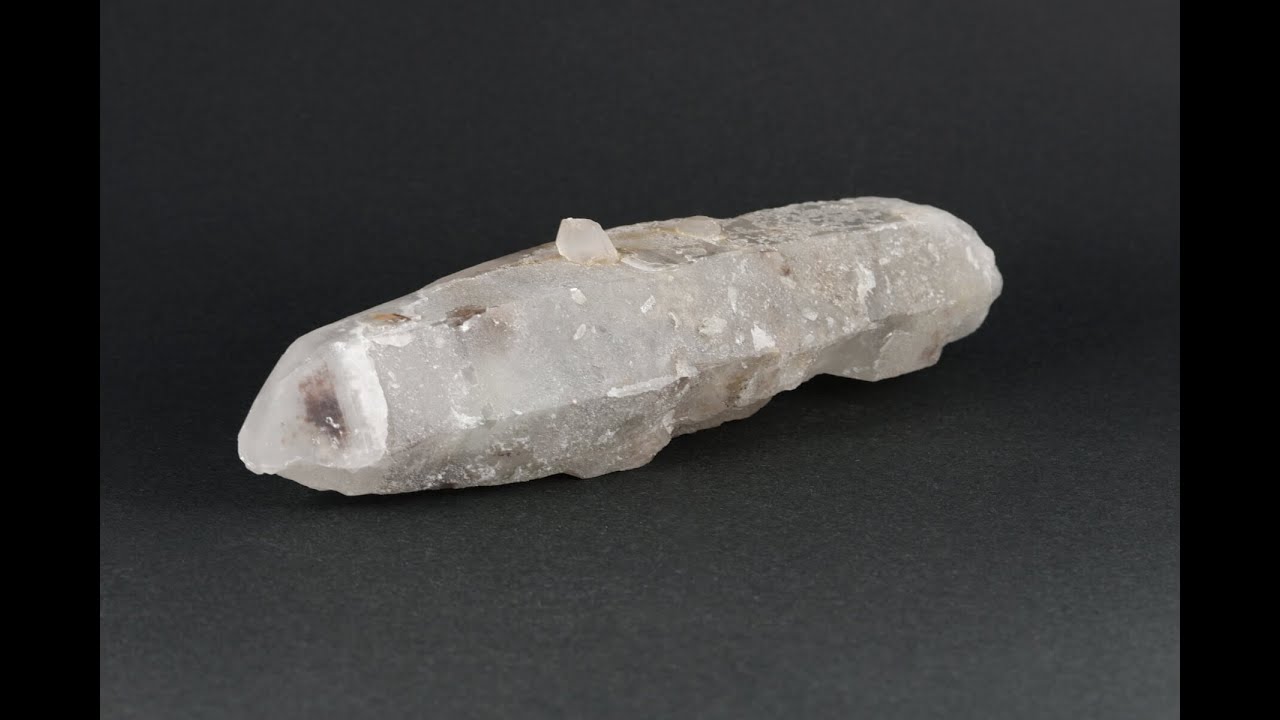 川端下鉱山産水晶 結晶 435g / Japanese Quartz - YouTube