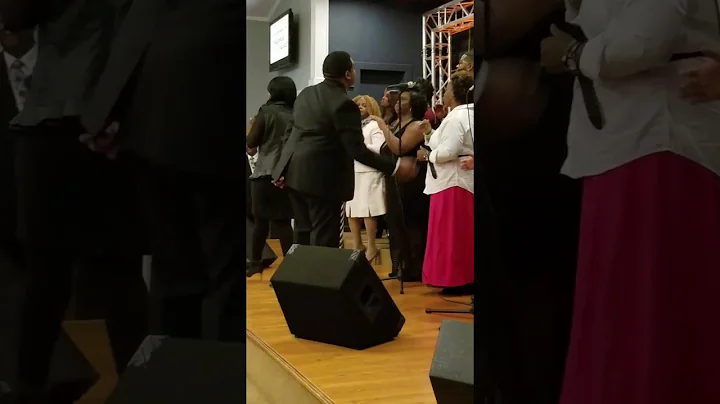 Janice Matthews sings on time God