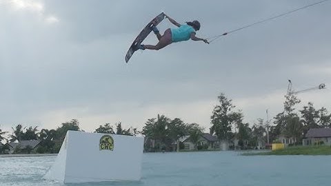Maxine Sapulette - Wakeboarding - CWC