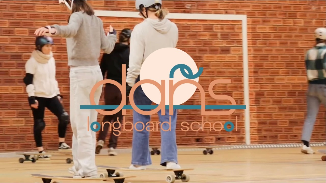 Dañs, l'école itinérante de longboard dancing