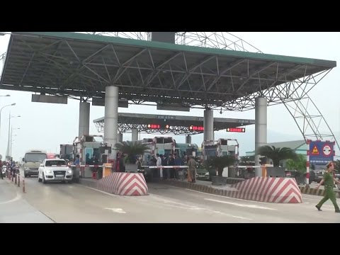 Video Trạm thu phí BOT cầu Bến Thủy nối hai tỉnh Nghệ An và... - YouTube