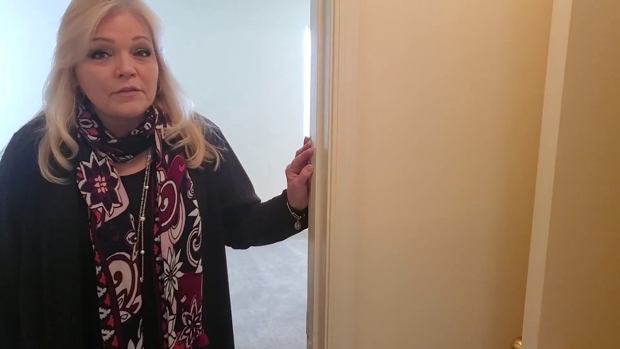 The Pointe at Stafford 1- Bedroom/ Den  2- Full Bathrooms