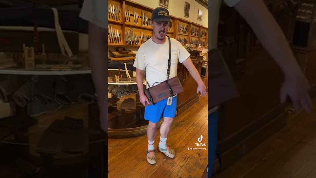 Keep your knives safe and ready for transport in a fresh knife roll!