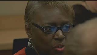 Lower-level Lee school district members want higher salaries