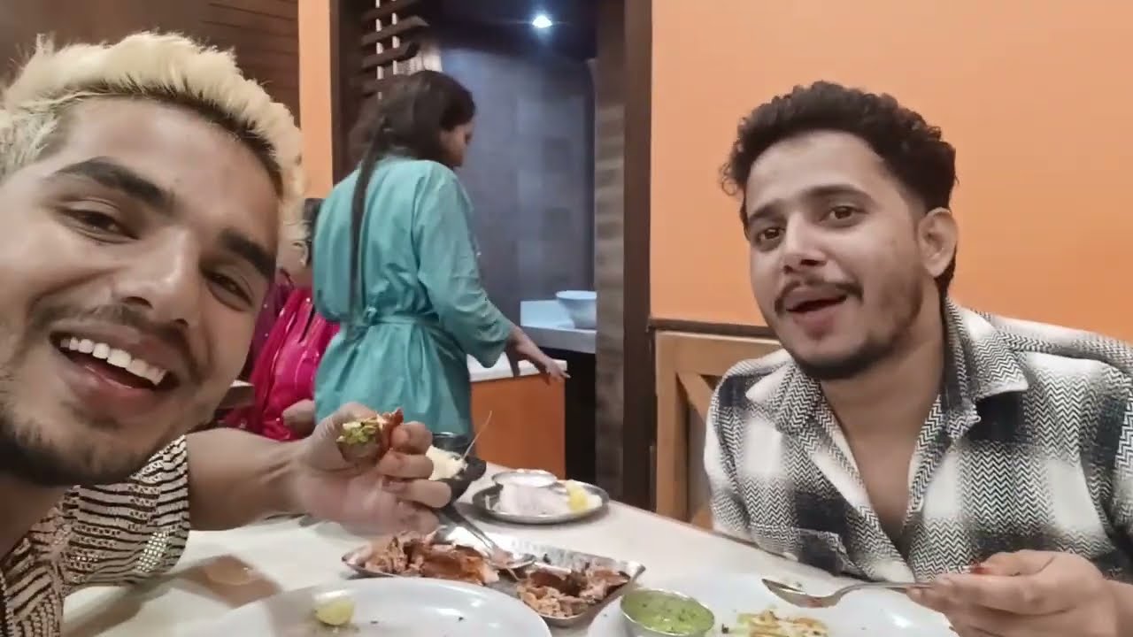 बिक्रम का बर्थडे मरीन ड्राइव में 🎂🔥 | दोस्तों के साथ ढेर सारी मस्ती | Birthday Vlog 70/360