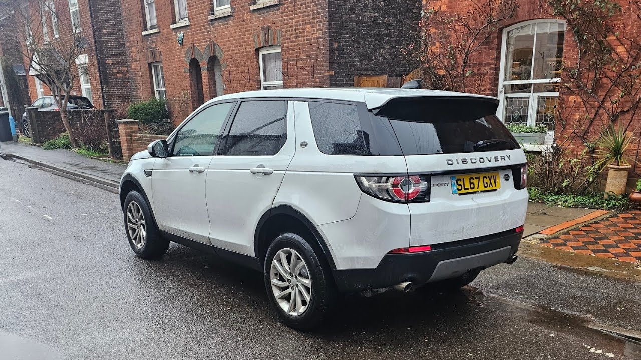 Discovery 2017 rear disc and pads replacement in lovely british weather