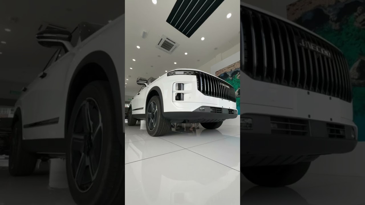 Embrace the future of driving with the Jaecoo J7 PHEV! ⚡️🚗 Eco-friendly, powerful, and stylish!