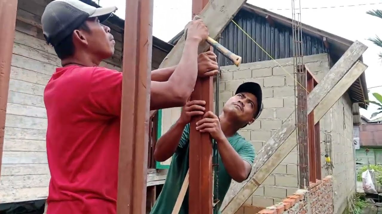 ternyata tukang lawak cepat sekali pasang kusen