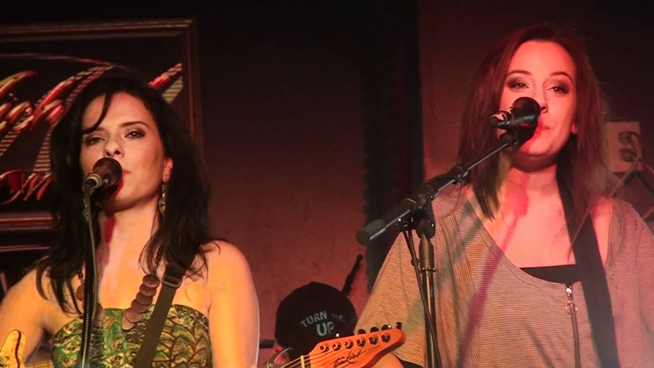 Victoria & Barbara Baillie - I Still Miss Someone