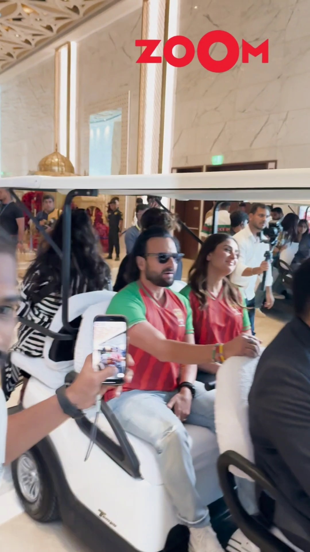 Saif Ali Khan-Kareena Kapoor ATTEND an event together ? #saifalikhan #kareenakapoorkhan #shorts