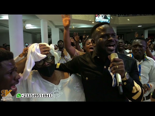 SK Frimpong ALTER OF WORSHIP (Full worship Video That will revive your soul) class=
