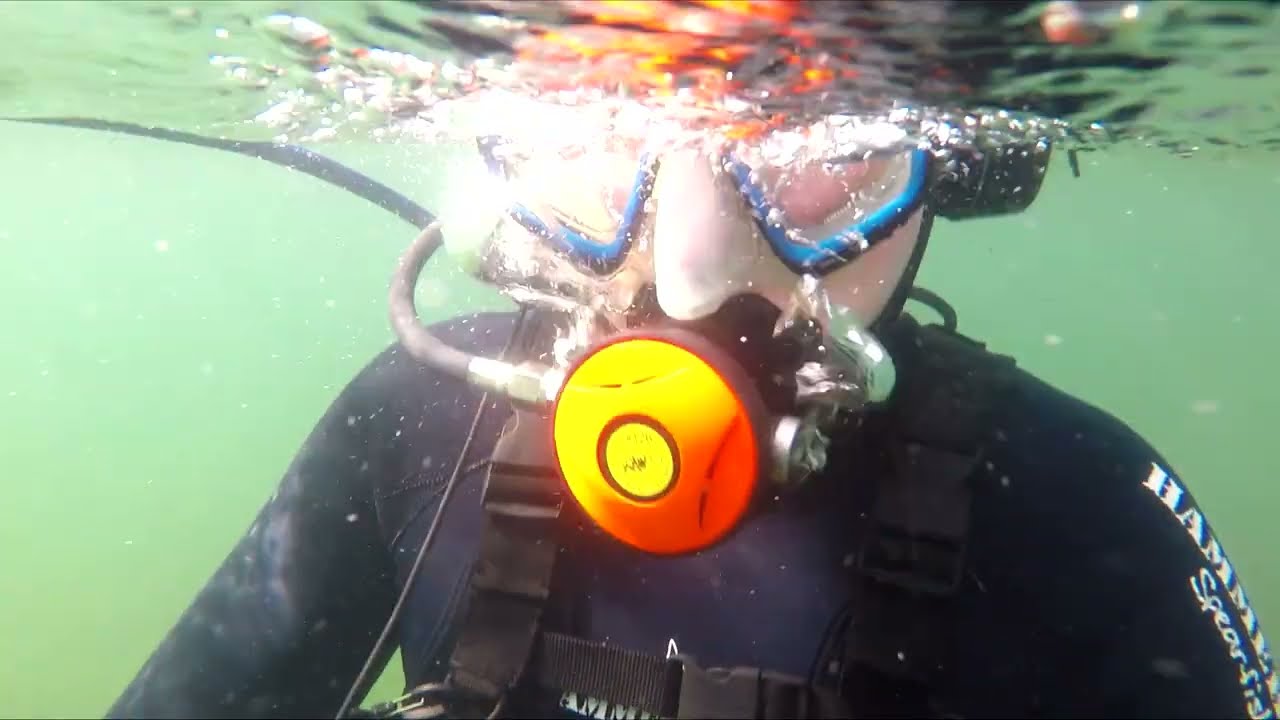 METAL DETECTING A FATTY FIND ON A FOREST LAKE.