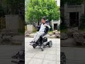 (3-second unfolding) Accompanying Dad on his first solo trip in 30 years. "Elderly Life," "Travel