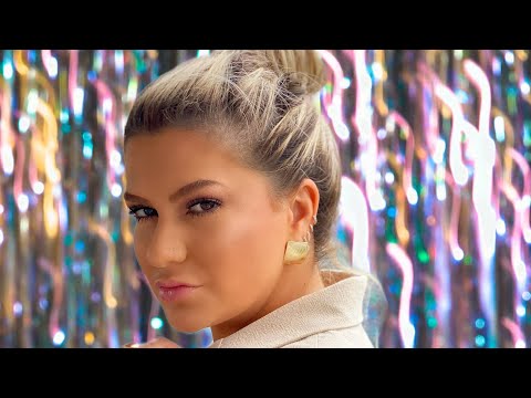 MAKE E LOOK PARA TRABALHAR EM CASA POR ALICE SALAZAR (PRECISO DA OPINIÃO DE VOCÊS!)