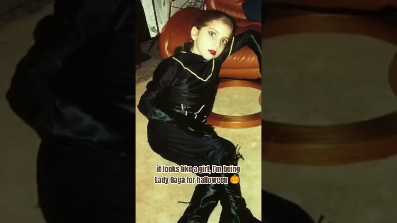 Lady Gaga is her own impersonator ! 🥸