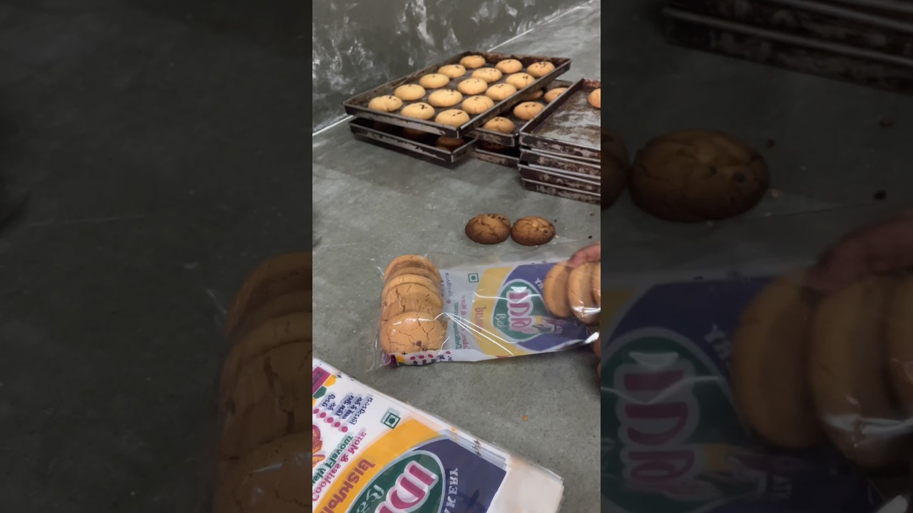 #trending #streetfood #viral #viralvideo #shorts #trendingvideo #food #foodie #cake #bakrey #india