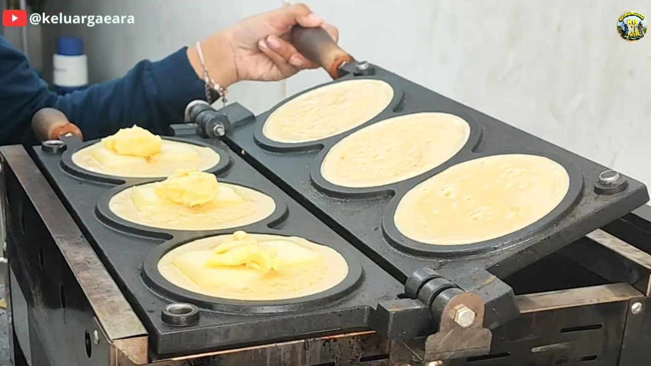 Jajan Korean Cheese Coin Pancake 1 nya 23k, wajib dimakan selagi hangat, kejunya molor!