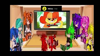 Smilling Critters React To Hide And Sleep