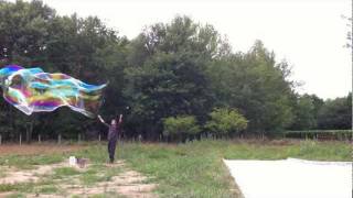 Bulles de savon - Giant soap bubbles - La savonnerie .