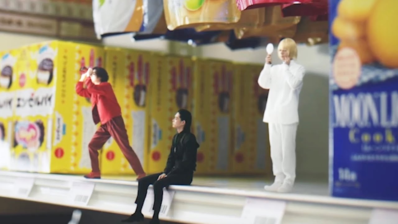 菅田将暉が1人3役でコンビニの棚から美女に猛アピール／MORINAGA