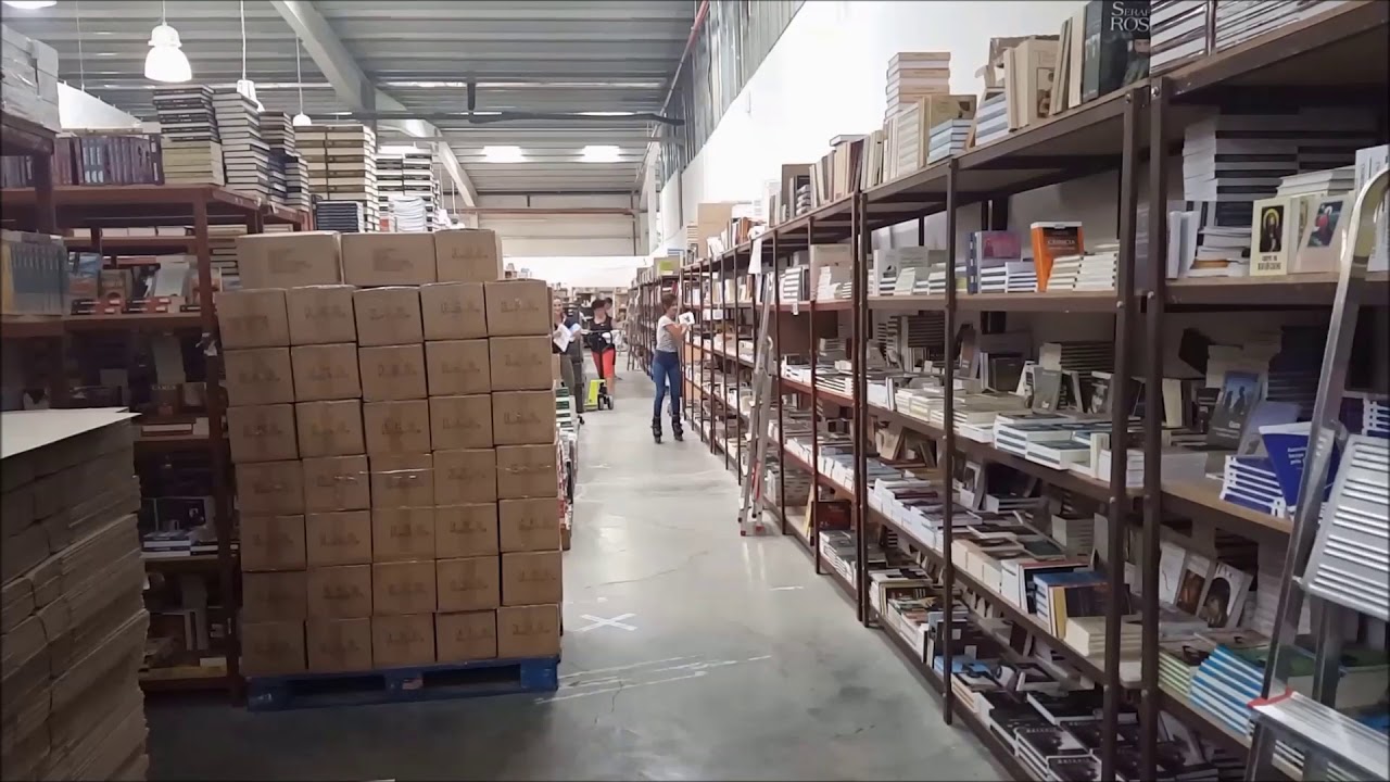 Cu rolele, in Depozitul Libris