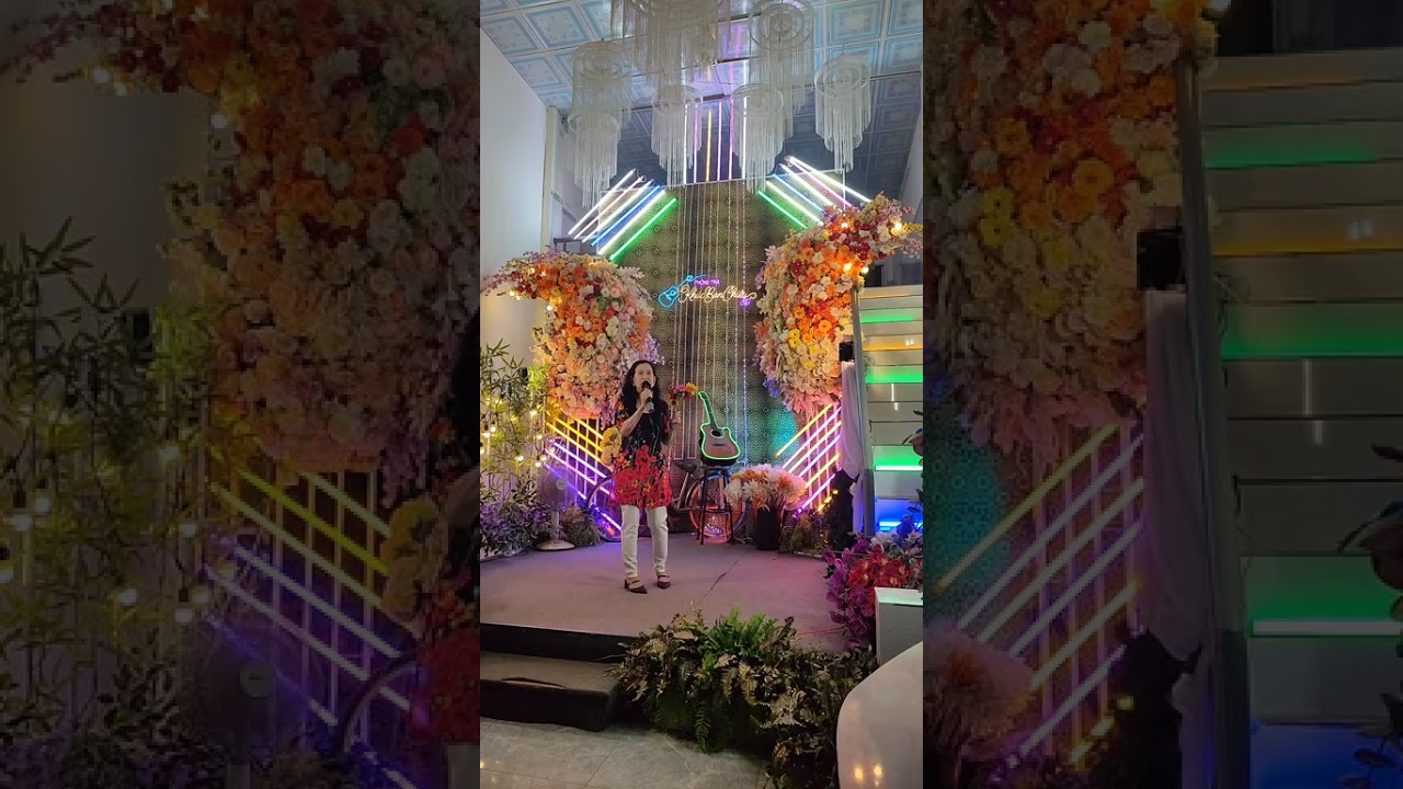 Chị Lệ Khanh hát giao lưu âm nhạc tại Quán Khúc Ban Chiều 86 .