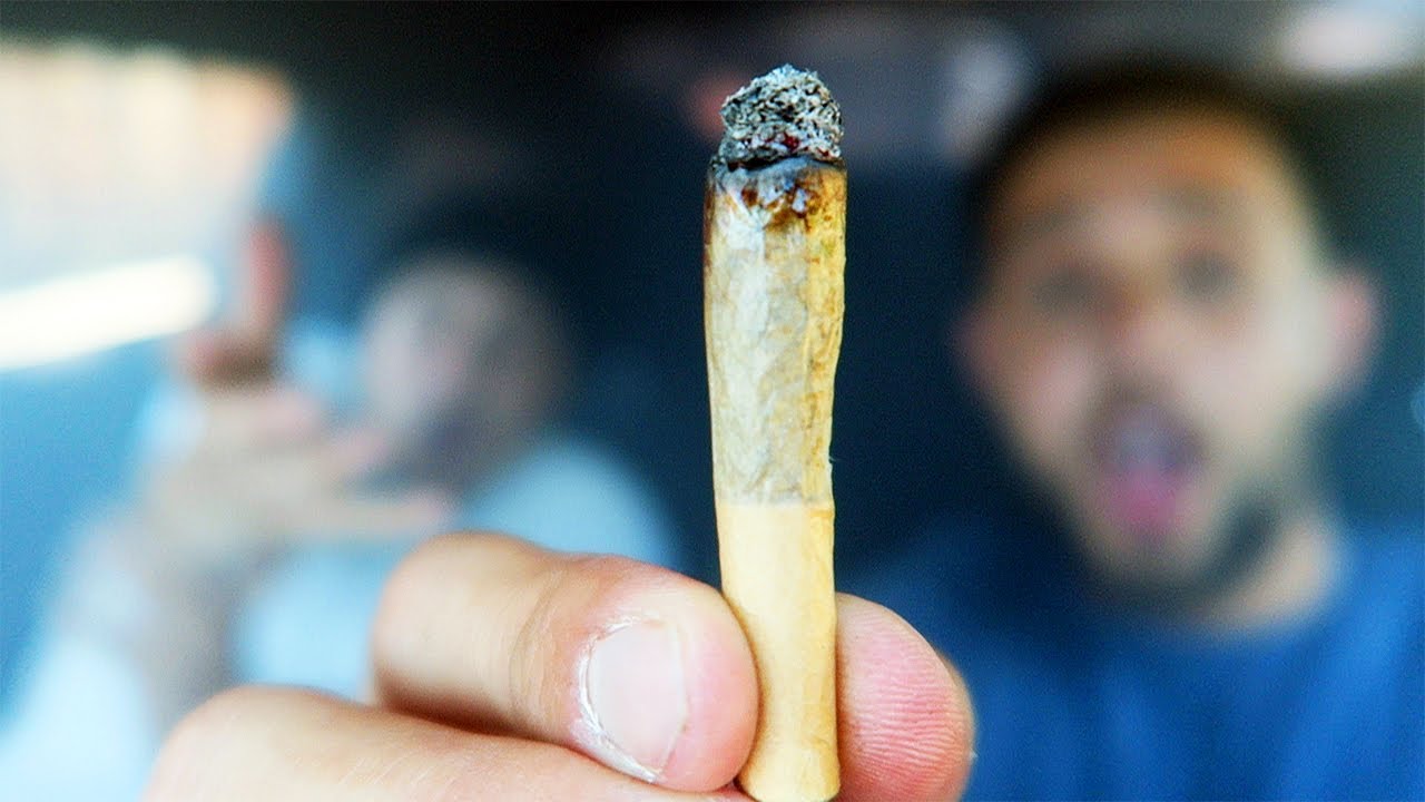 EXOTIC WEDDING CAKE JOINT HOTBOX!!