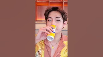 방탄소년단 Taehyung Vlive Makes My Heart Flutter😭😭