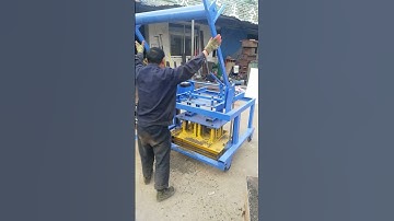 Diesel engine power mobile movable egg laying hollow block making machine for sales with low cost