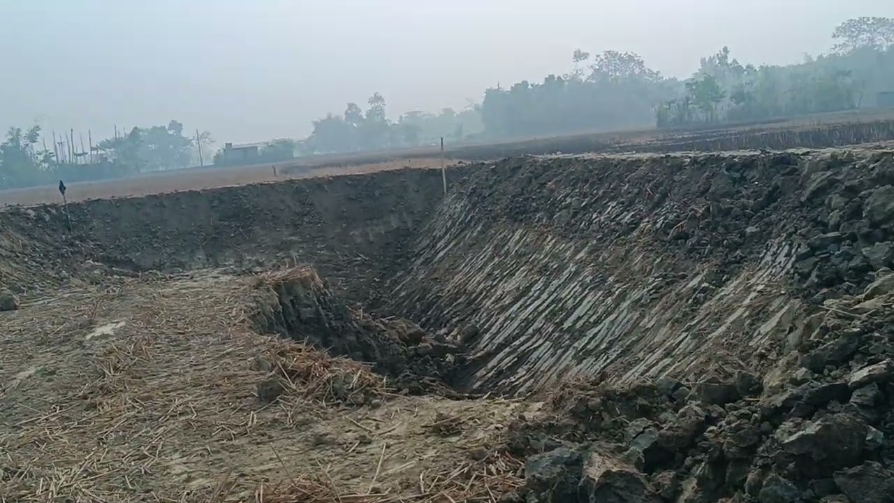 লালনগর কৃষি জমি কেটে পুকুর তৈরী /রাতের আধাঁরে  কৌশলে মাটি পাচার