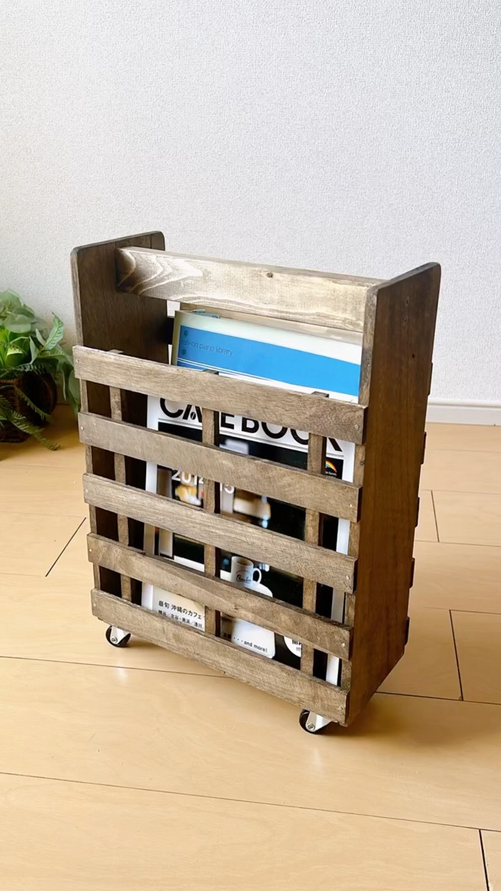 100均DIY】超カンタンに作れるマガジンラック #shots #diy #収納 - YouTube