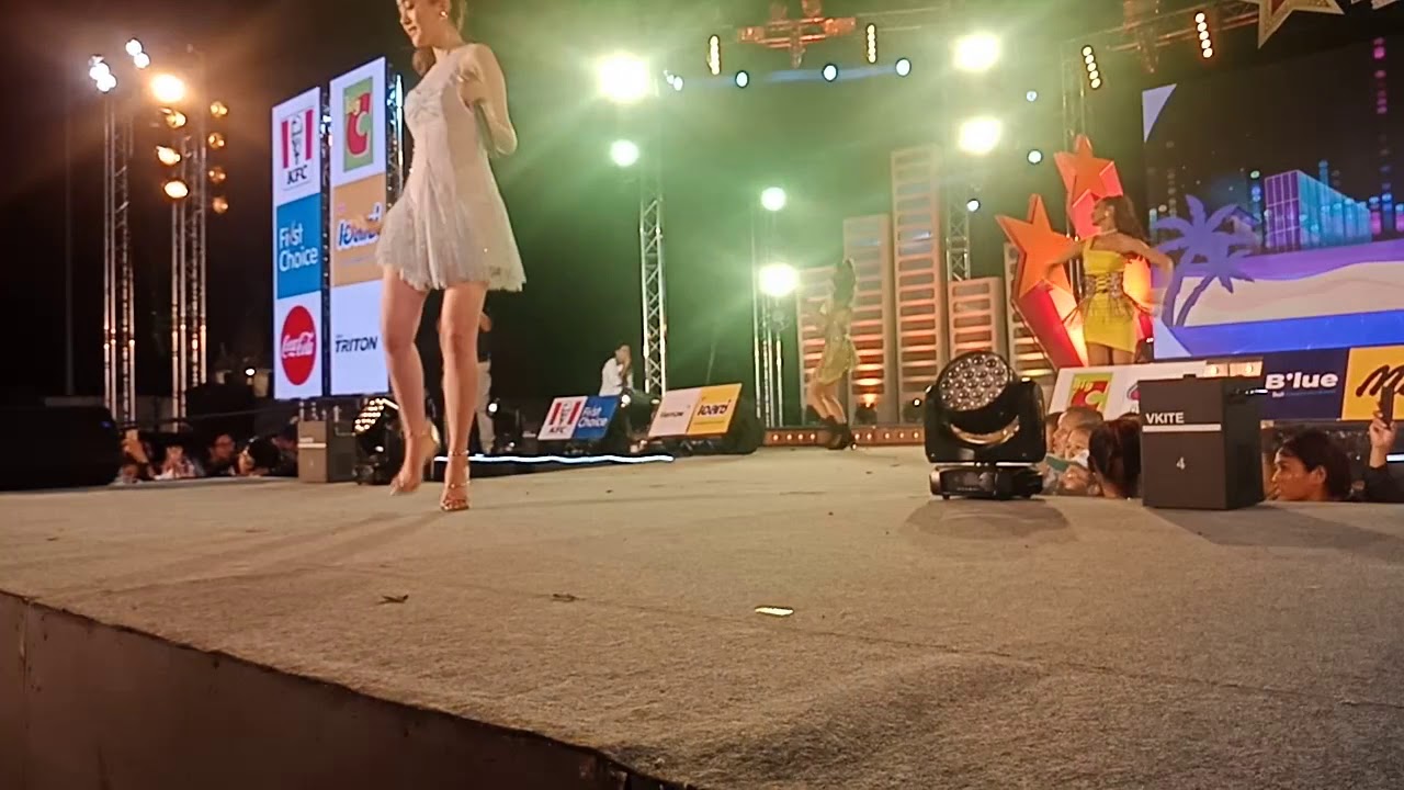 สตาร์คอนเสิร์ตชลบุรีบิ้กซี2 เข้มหัสวี-พิม พิมประภา เลิกคุยทั้งอำเภอ💕