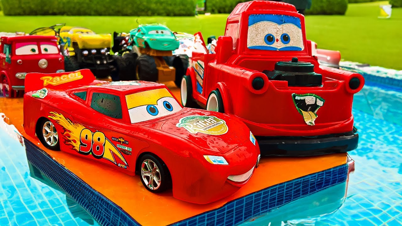 Looking for Disney Pixar Cars On the Rocky Road : Lightning McQueen, Mater, Dinoco McQueen, Mack