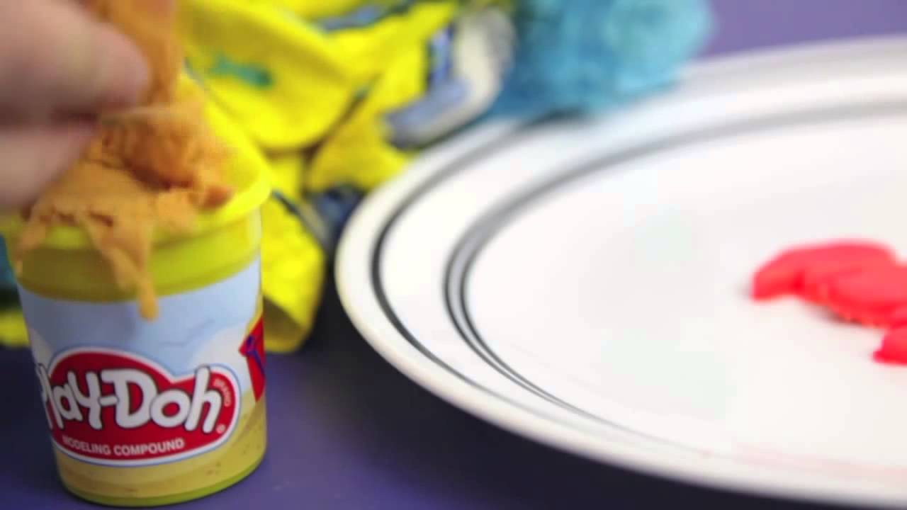 Cookie Monster Playing with Play Doh Beach Creations Bucket Play Dough