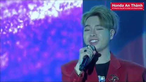 Đức Phúc hát live Còn yêu đâu ai rời đi cực đỉnh