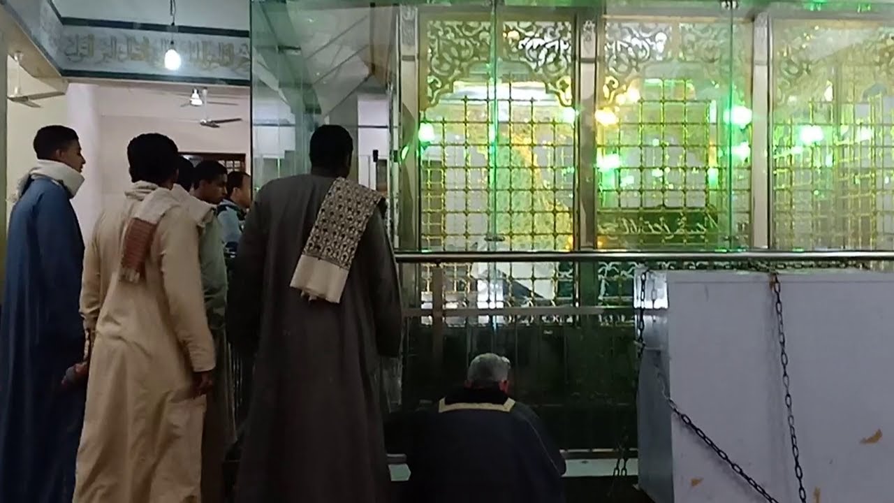 عطفًـــا علي حـالِ الضعيف المُمتهَن ياشَــاذُلِـي يا أبا الحســـن