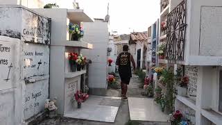 Colombian Cemetery Tour (Bodies Stolen???)