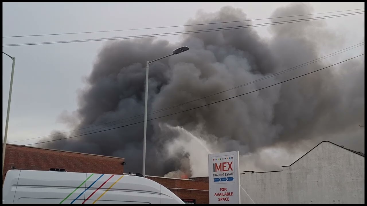 Срочные новости!!! В Вулверхэмптоне сильный пожар 🔥