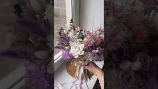 Букет із сухоцвітів та стабілізованих квітів