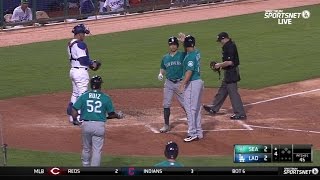SEA@LAD: O'Neill ties it up with two-run homer in 4th