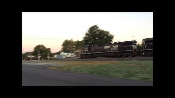 NS M53 heads through Taylors, SC w/ a rare Top Hat unit leading