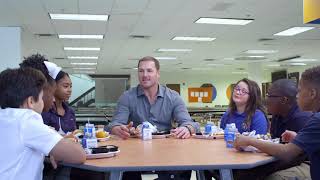 Jason Witten Supports Farmers and Ranchers for Farm Fresh Fridays (30)