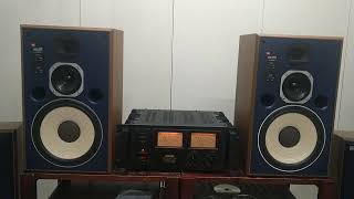 Yamaha Pc2002m                       Jbl 4307