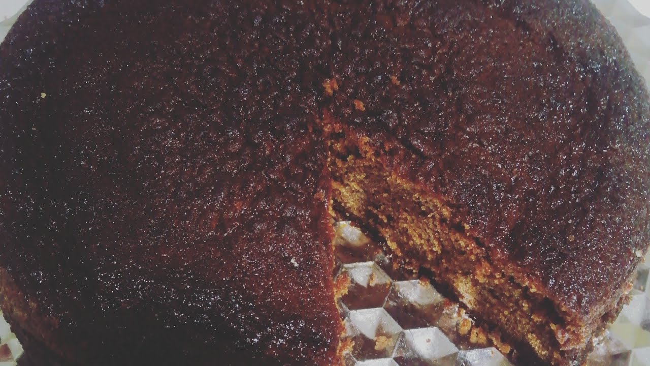 Bolo escuro humido de Sao Vicente (Madeira)