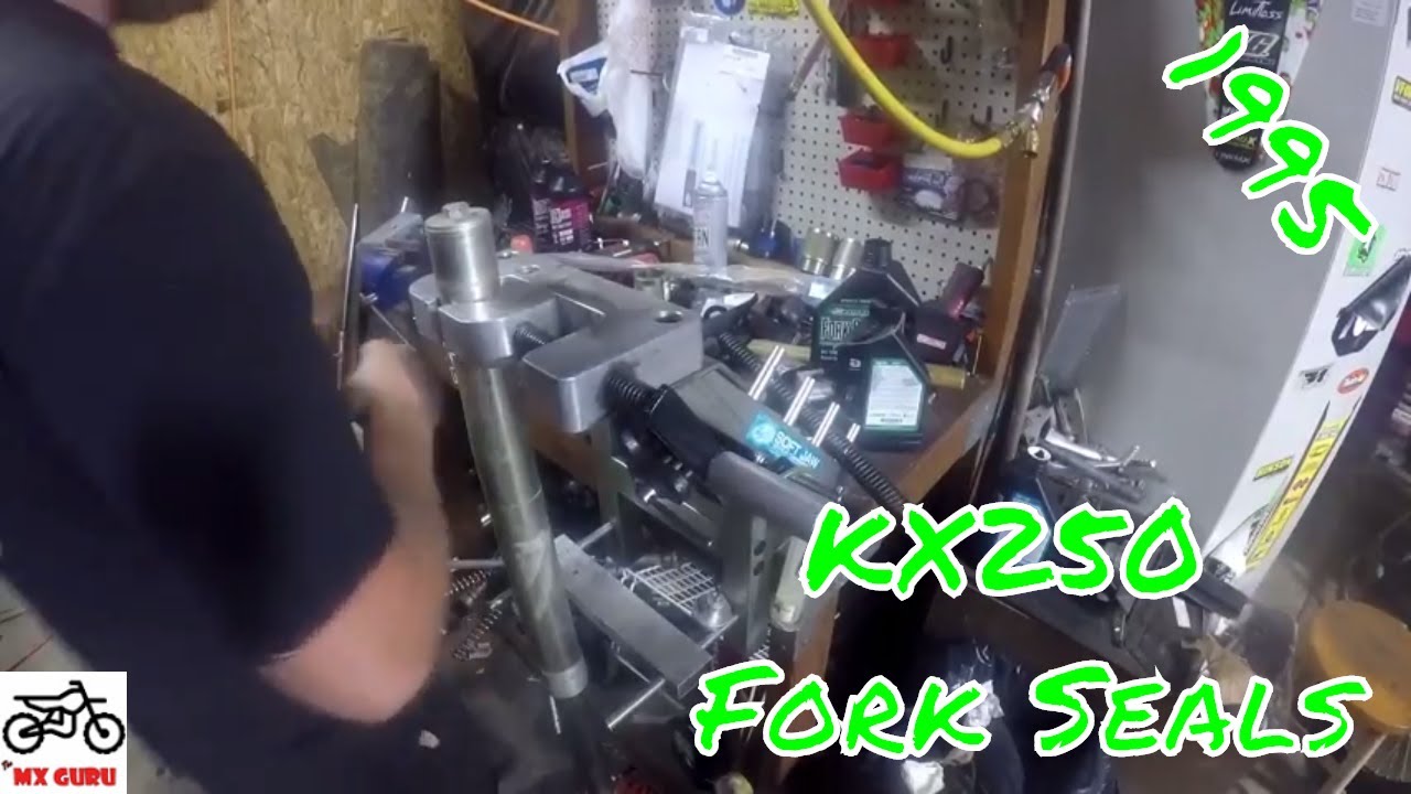 Kawasaki KX 250 1995 Front Fork Rebuild / Fork Seal Replacement
